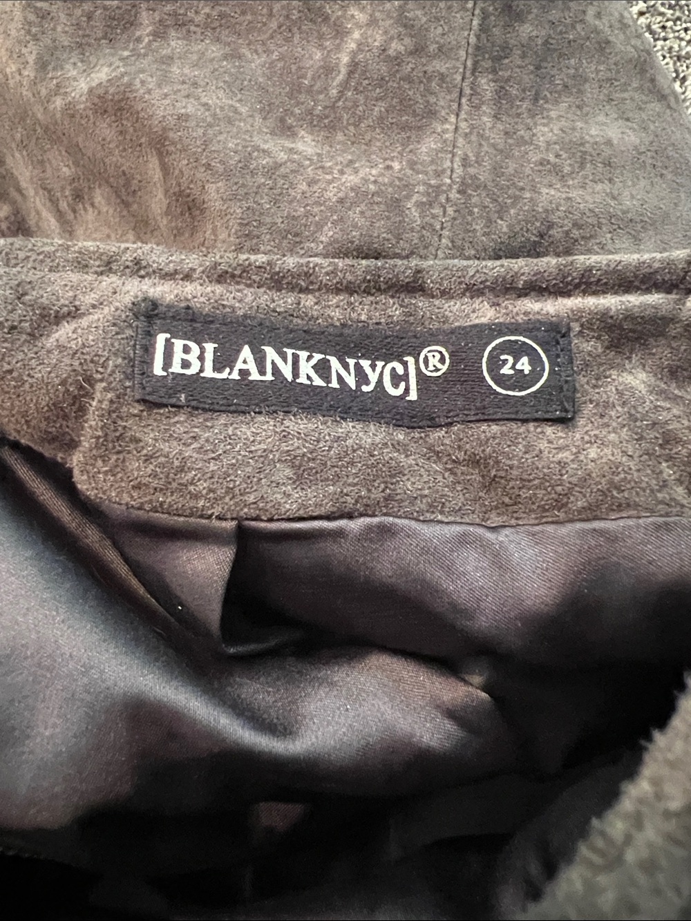 BlankNYC Gray Suede Mini Skirt With Slit - Picture 3 of 8
